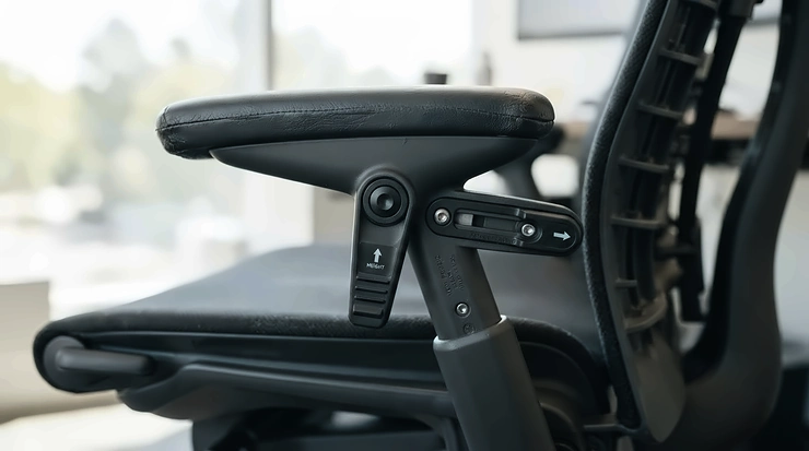 Operator chair for office with adjustable armrests
